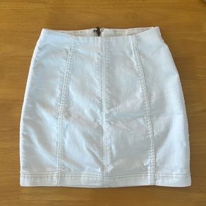 White denim skirt